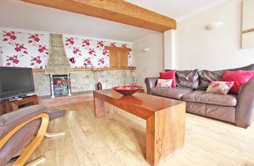 Ashford Cottage | 'The Mews' converted Manor mews situated in a central location with a rural feel