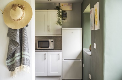 Winnard's Perch Cottage | The Mill at Bogee Farm- Sleeps 4 guests in 2 Bedrooms