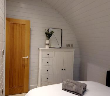 Crieff Ski Chalet | The Ness, Lodge with Hot Tub