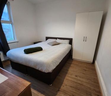 West Thurrock House | The Oaks