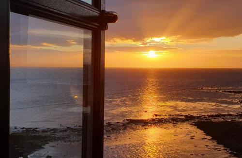 Drummore Bed & Breakfast | The Old Cornstore a beautiful Suite overlooking the sea