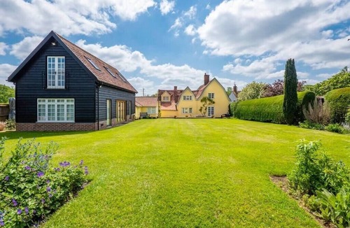 Bury St Edmunds House | The Old Hare and Hounds, Somerton