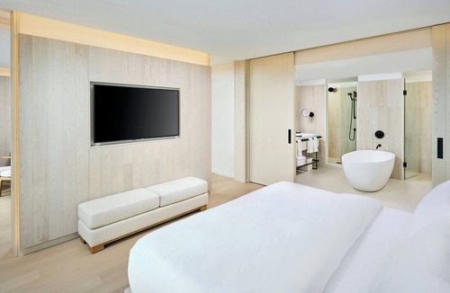 Burlington Hotel | The Pearle Hotel & Spa, Autograph Collection