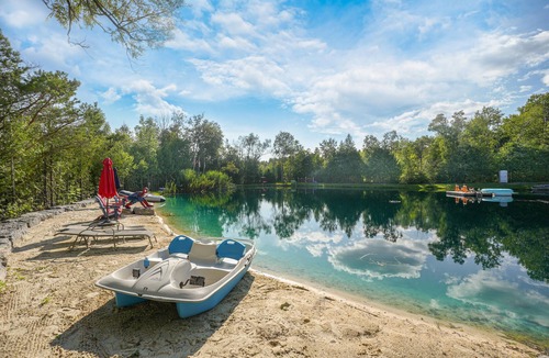 Tyrone Cottage | The Perfect Getaway from The Everyday ! Fraser Beach Resort