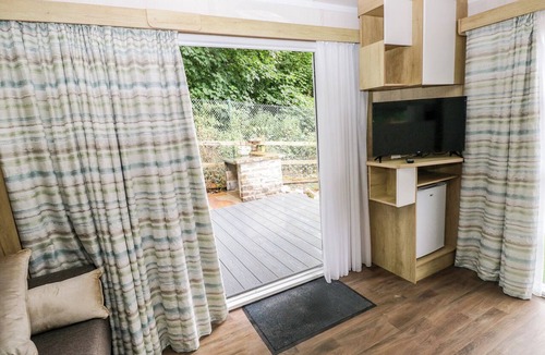 Ferryside Cottage | THE POD, romantic, country holiday cottage, with pool in Ferryside