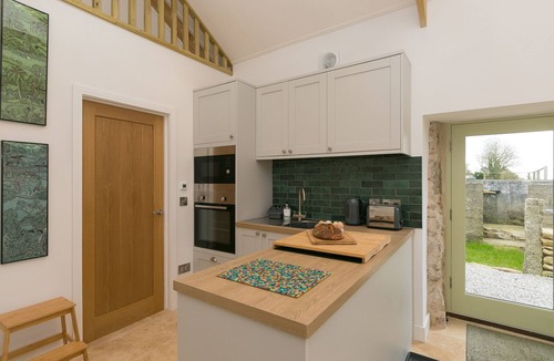 Mabe Cottage | THE READING ROOM, country holiday cottage in Constantine