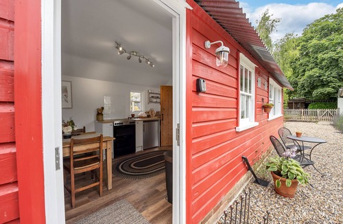 Hawstead House | The Red Shed small quiet home 3m Bury St Edmunds
