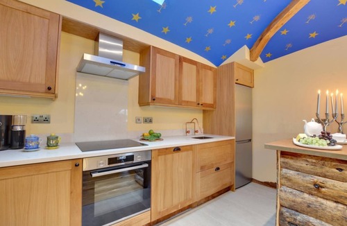 Ewhurst Green House | The Round Door Vineyard Cottage/Storybook Reteat