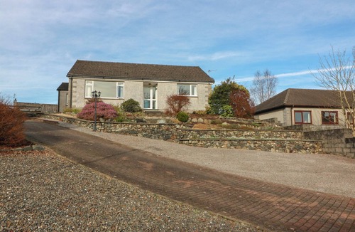 Newton Stewart House | THE ROWANS, pet friendly, with a garden in Newton Stewart