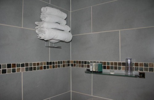 Girvan House | The Royal Hotel