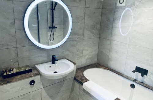 Thrussington Bed & Breakfast | The Seagrave Suite with En-suite Bathroom