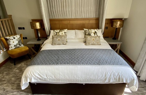 Thrussington Bed & Breakfast | The Seagrave Suite with En-suite Bathroom