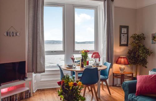 Helensburgh House | The Seaside Suite