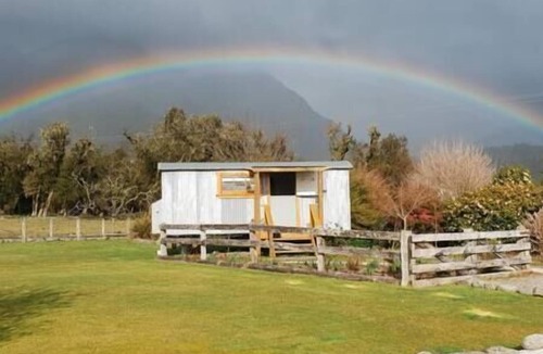 Fox Glacier House | The Shepherds Hut with Farmland Views Fox Glacier