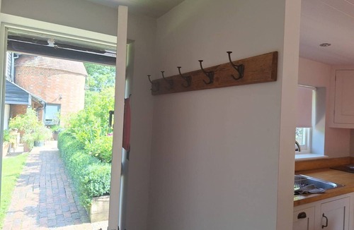 Abbess Roding House | The Smarden Snug for garden lovers