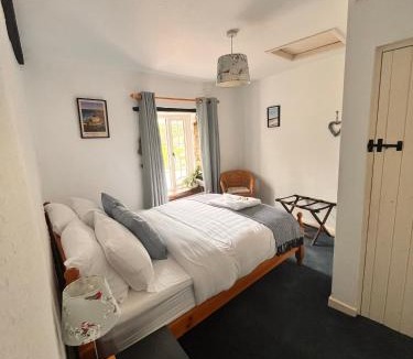 West Buckland House | The Snuggery Cottage