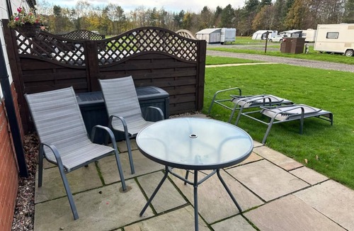 Kirk Sandall House | The Stables Cottage with Hot Tub - NO PETS!