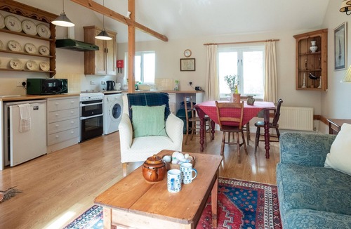 Theberton Cottage | The Stables, Theberton - sleeps 2 guests in 1 bedroom