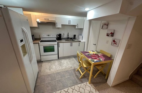 Churchill Meadows House | The Staycation Spot of 6ix Come stay in Modernised Home with all amenities