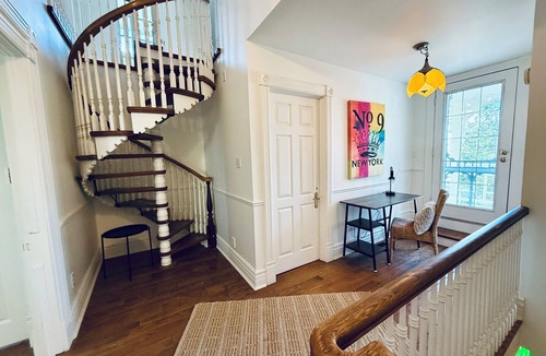 Elora Apartment | THE VICTORIA: Grand Appartement Located in the heart of Elora!
