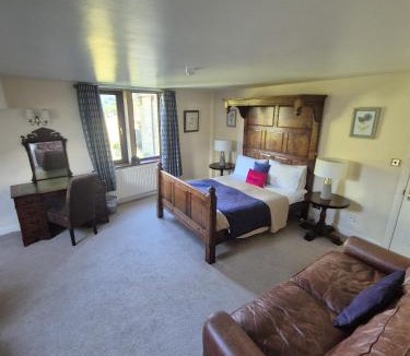 Birch Vale House | The Waltzing Weasel