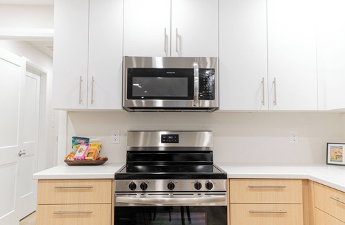 Elora Apartment | The Water Street Suite | New 2-Bed Suite | Steps to Downtown Elora