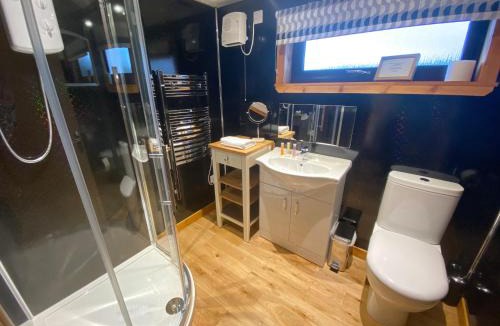 Rashfield Cabin | The Wee Ludging - A Cosy Riverside Cottage for Two