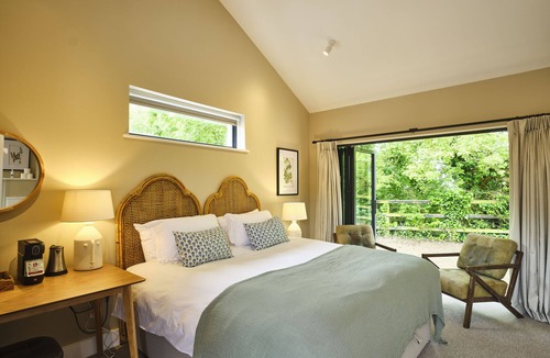 Barrow Cabin | The Weeping Willow Lodges