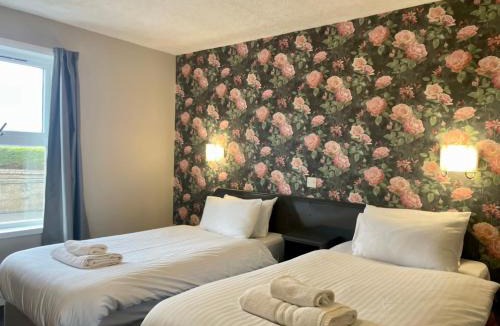 Thurso Hotel | The Weigh Inn Hotel & Lodges