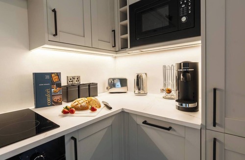 North West Apartment | The West End Retreat - 5* Apartment