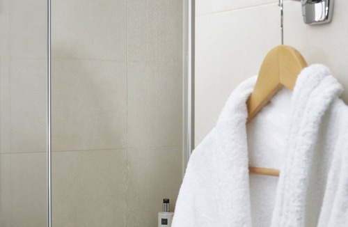 Stratford and New Town Hotel | The Westbridge Hotel