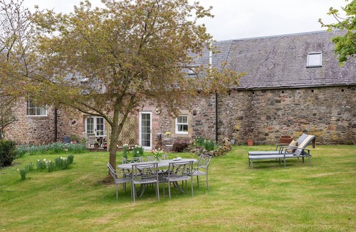 Kelso Cottage | THE WHEEL HOUSE - a pretty cottage close to Kelso, ideal for sightseeing