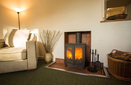 Elgin Cottage | The White Cottage, Lhanbryde