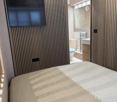 Stone Apartment | The Wood&Copper Cabin Retreat Private 1BR Ensuite
