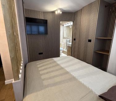 Stone Apartment | The Wood&Copper Cabin Retreat Private 1BR Ensuite