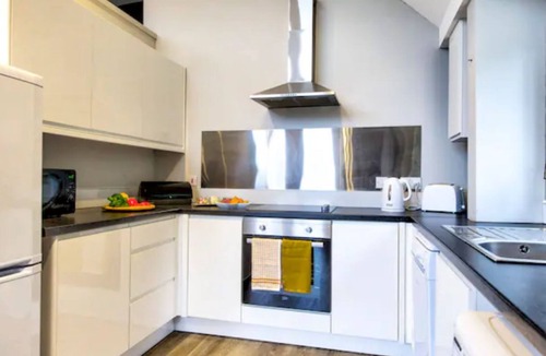 Arrochar Cabin | TheLodge - sleeps 4 guests in 2 bedrooms