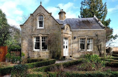 Forres Cottage | This property is suitable for everyone from young families to couples.