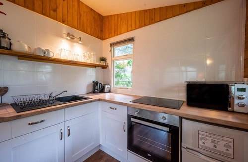 Bunloit Ski Chalet | Thistle Cabin at Ancarraig Lodges, Loch Ness