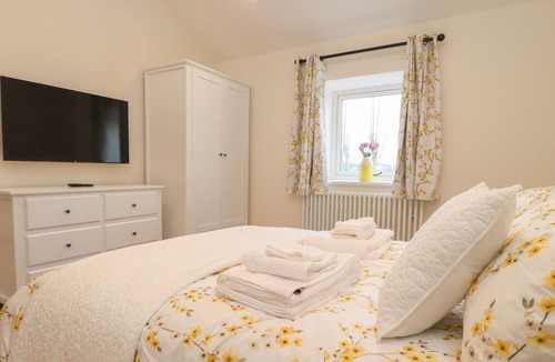 Wesham Cottage | THY OWD STY, pet friendly, with open fire in Kirkham