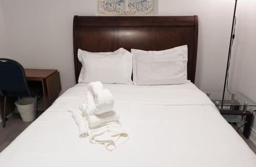 Bridlewood House | Tidy Private Rooms with Full Kitchen