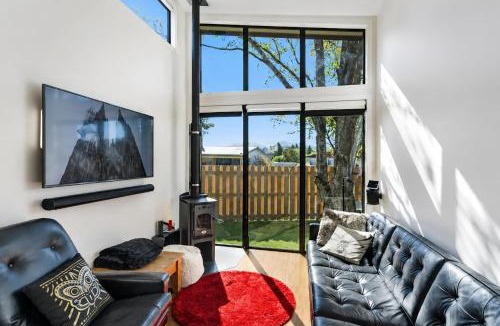 Albert Town Apartment | Tiny House - Big Luxury