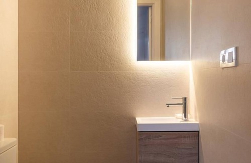 Embajadores Apartment | Tirso de Molina - 2 Bedroom Penthouse with sofa bed