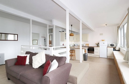 Tighnabruaich Cottage | Top Flat