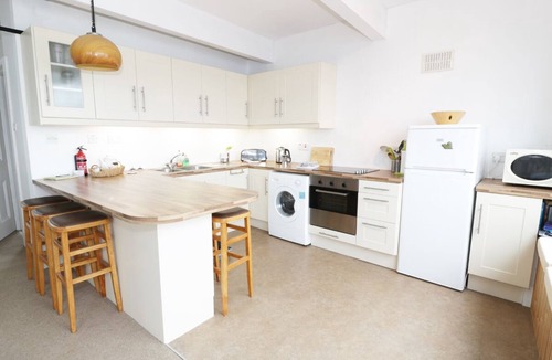 Tighnabruaich Cottage | Top Flat