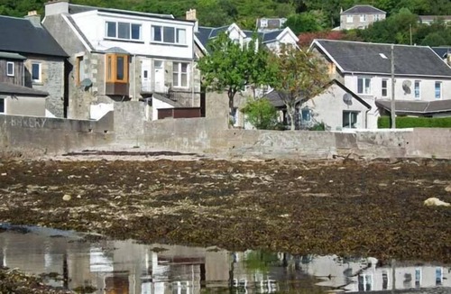 Tighnabruaich Cottage | Top Flat