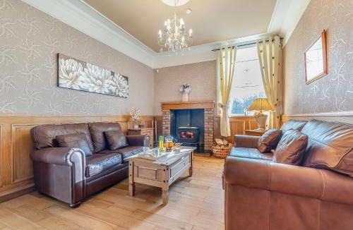 Larkhall House | Torland