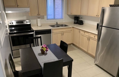 Upper Beaches Apartment | Toronto's Uber Upper Beach 3 Bedroom Suite
