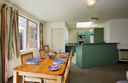 South Bay House | Torquay Central - Kaikoura Holiday Home