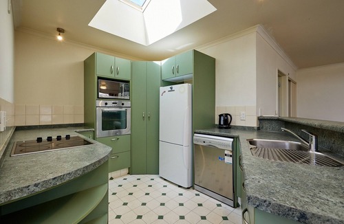South Bay House | Torquay Central - Kaikoura Holiday Home