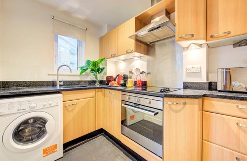 Shadwell Apartment | TOWER BRIDGE large 2 bed 2 baths